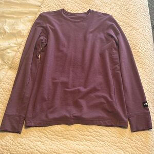 Men’s Northface Crew Neck Purple Medium, perfect condition!